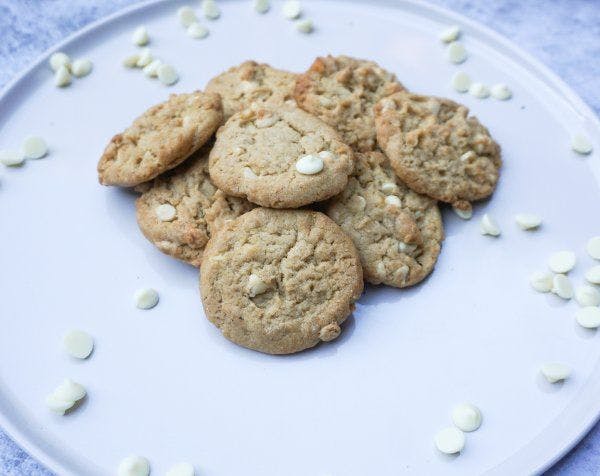 Macadamia White Chocolate Cookies