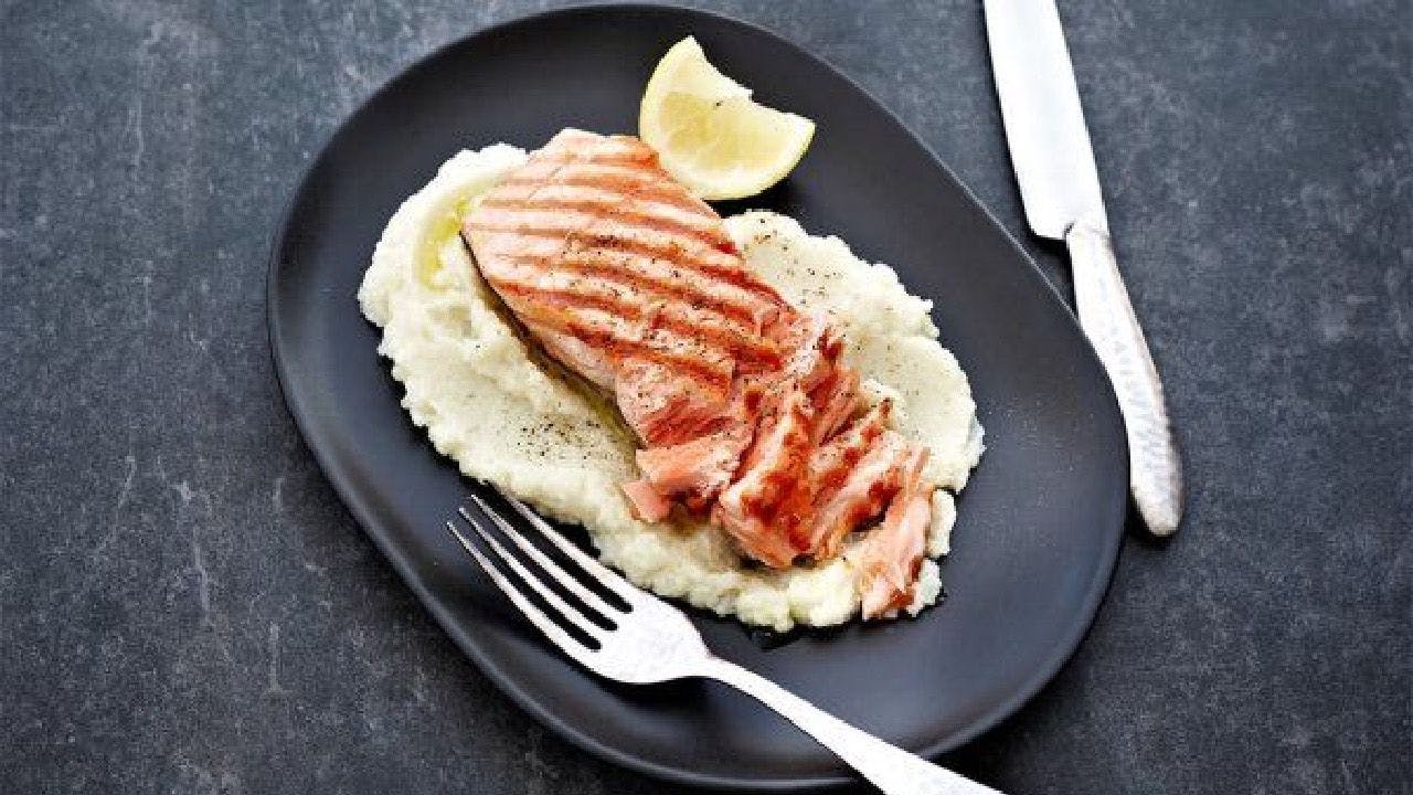 Grilled Garlic Salmon w/ Spinach & Cauliflower Mash